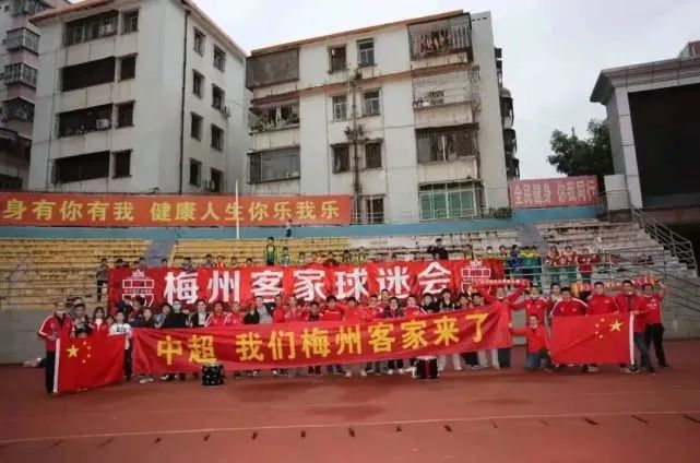 啊啊啊~嗯